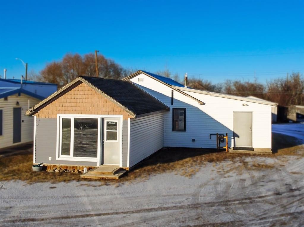 8 Railway Avenue Ne, Falher, AB