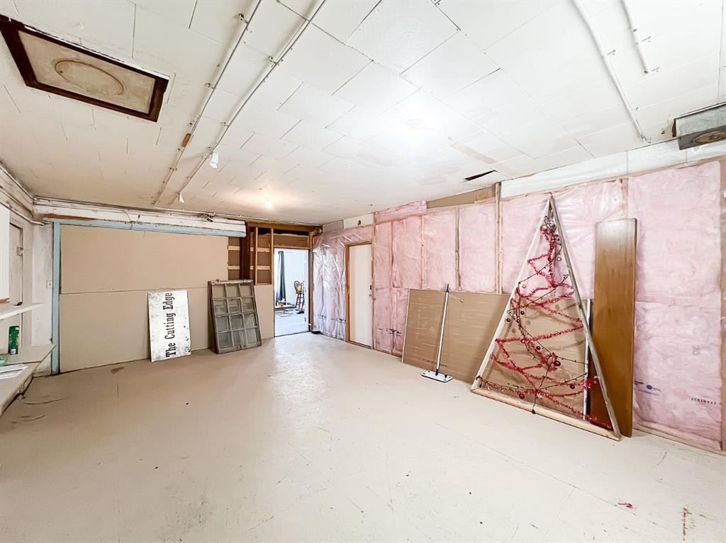 8 Railway Avenue Ne, Falher, AB