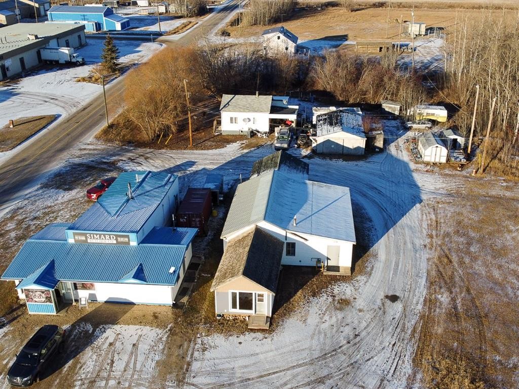 8 Railway Avenue Ne, Falher, AB