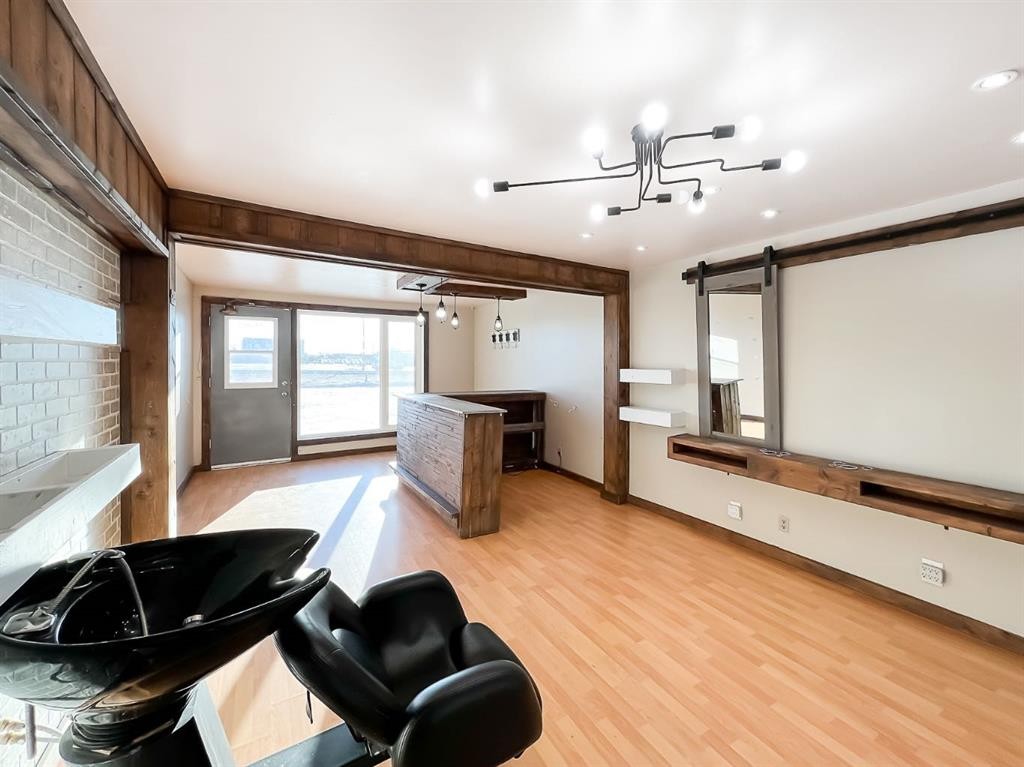 8 Railway Avenue Ne, Falher, AB