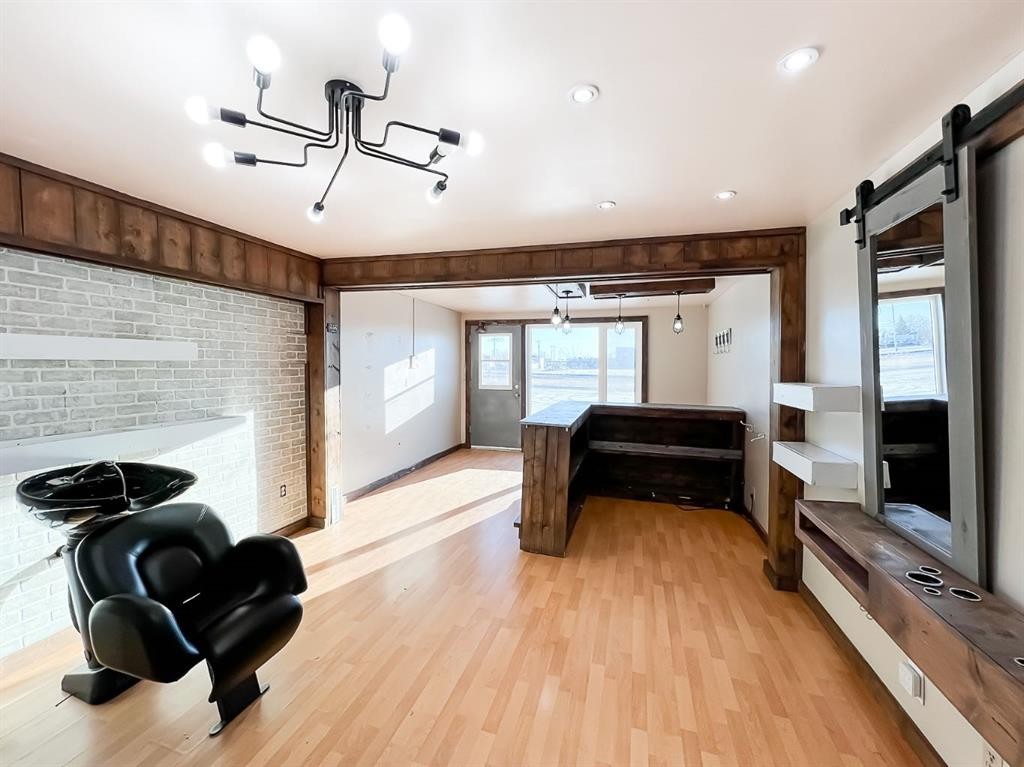 8 Railway Avenue Ne, Falher, AB