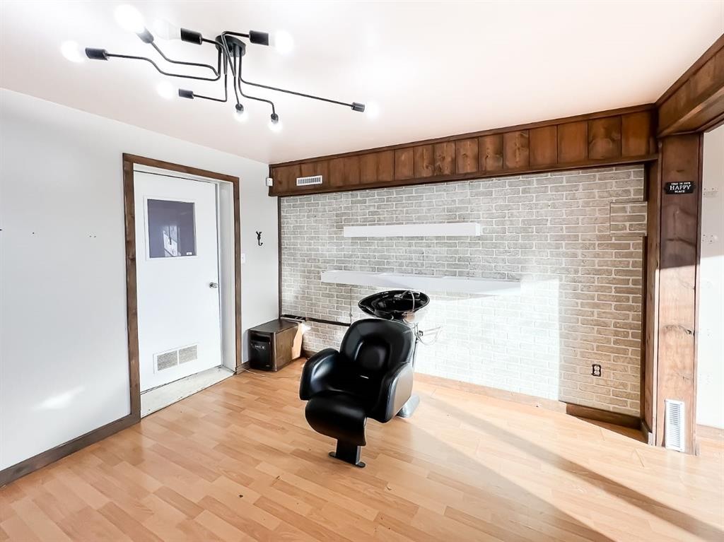 8 Railway Avenue Ne, Falher, AB