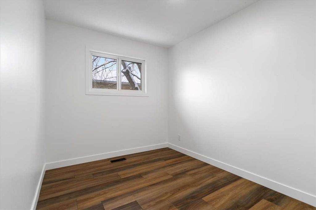 6906 97 Street, Grande Prairie, AB - Indoor Photo Showing Other Room