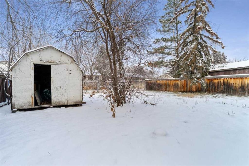 6906 97 Street, Grande Prairie, AB - Outdoor