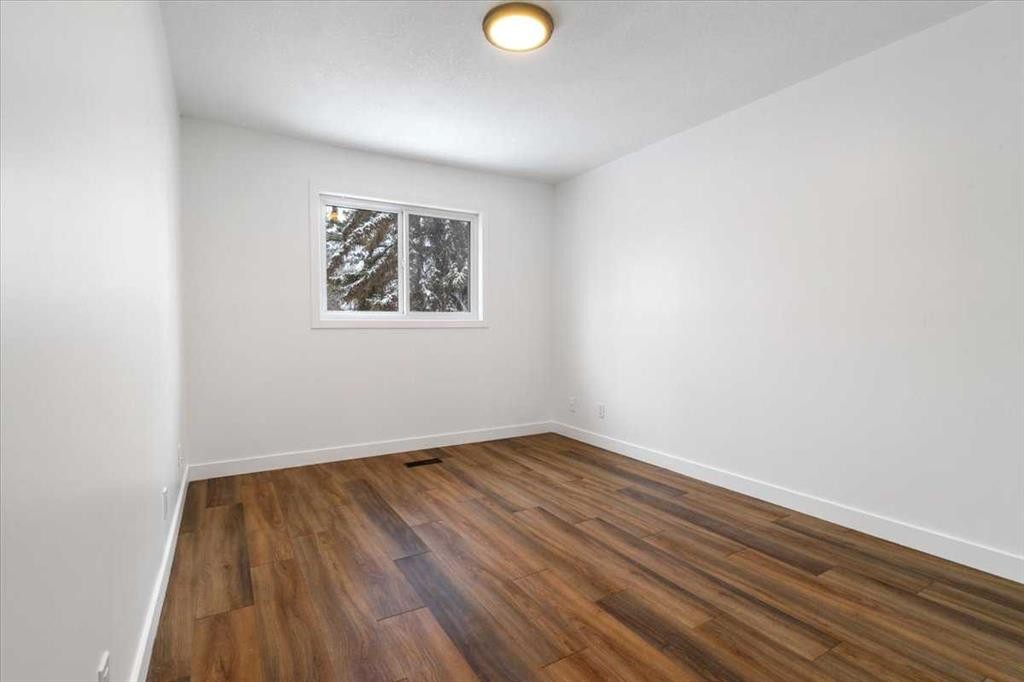 6906 97 Street, Grande Prairie, AB - Indoor Photo Showing Other Room