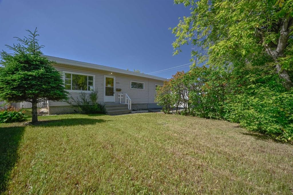 9513 105 Avenue, Grande Prairie, AB - Outdoor