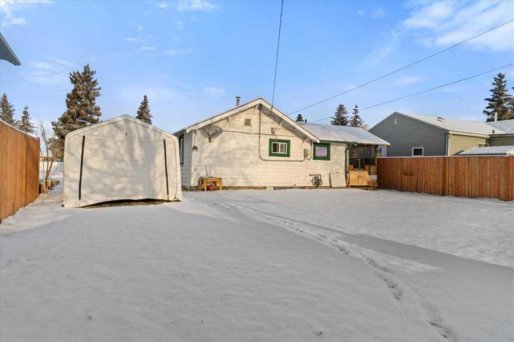 10121-109 Ave Street North, Grande Prairie, AB - Outdoor