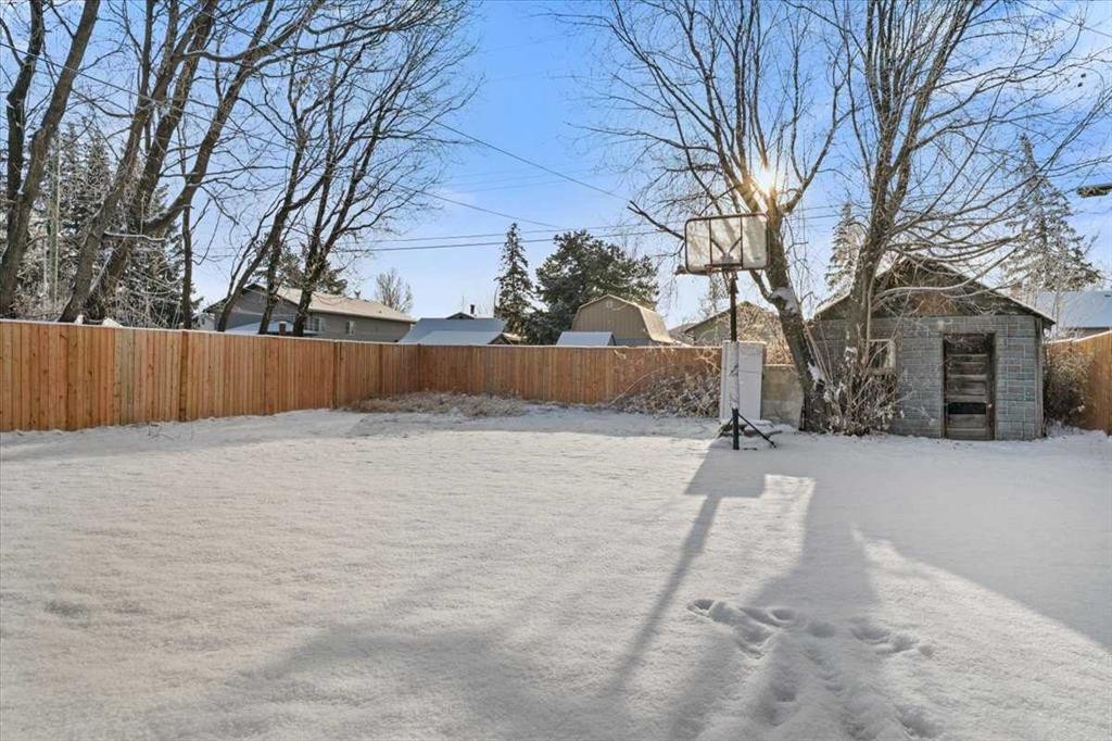 10121-109 Ave Street North, Grande Prairie, AB - Outdoor