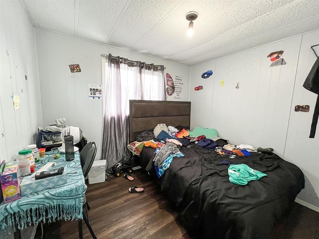 4919 1 Street, Donnelly, AB - Indoor Photo Showing Bedroom