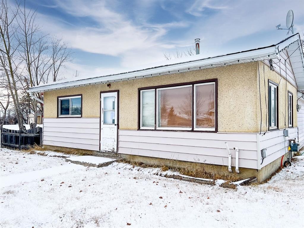 4824 3 Street, Donnelly, AB - Outdoor