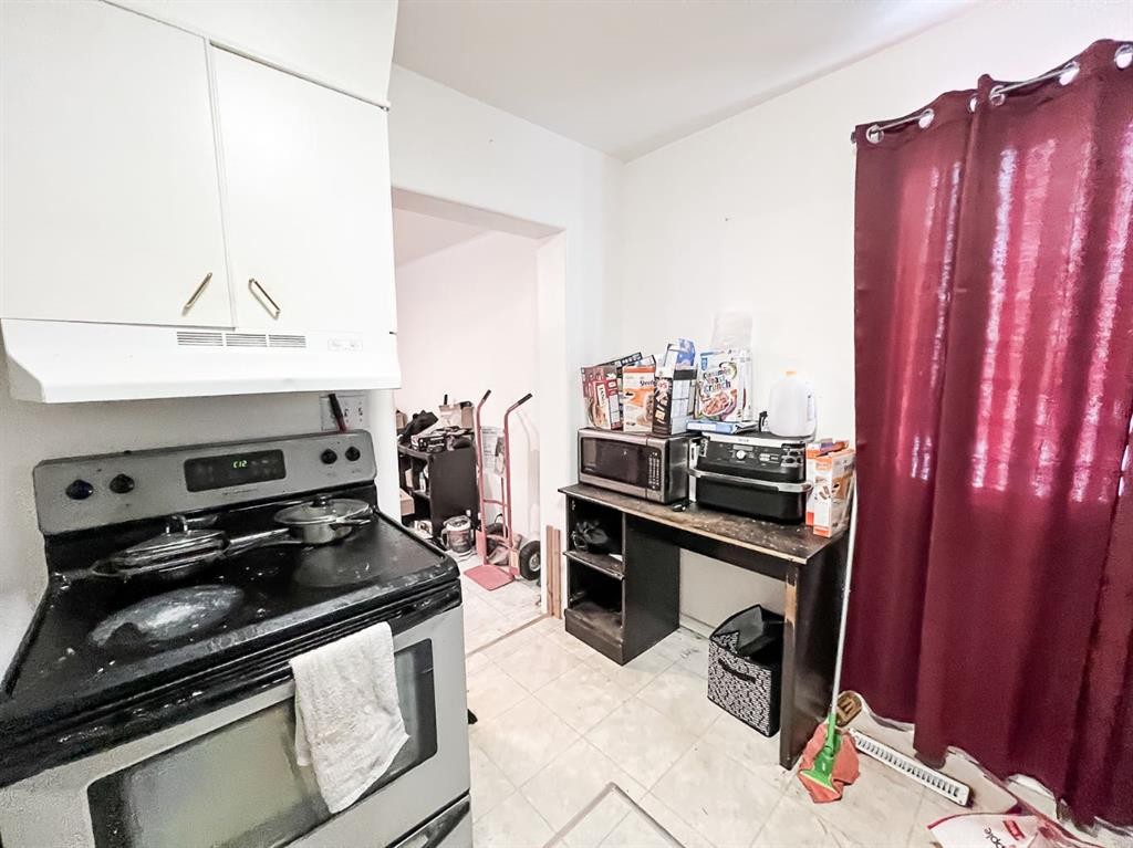 4824 3 Street, Donnelly, AB - Indoor Photo Showing Kitchen