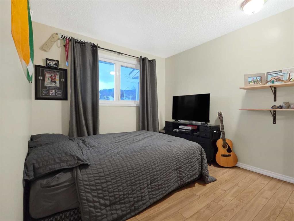 47 97 Avenue, Grande Cache, AB - Indoor Photo Showing Bedroom