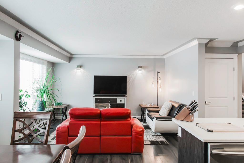8070 91 Street, Grande Prairie, AB - Indoor Photo Showing Living Room
