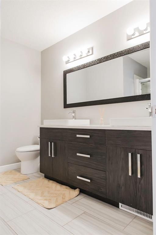 8070 91 Street, Grande Prairie, AB - Indoor Photo Showing Bathroom