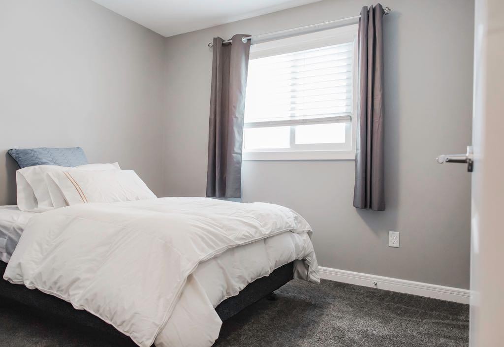 8070 91 Street, Grande Prairie, AB - Indoor Photo Showing Bedroom
