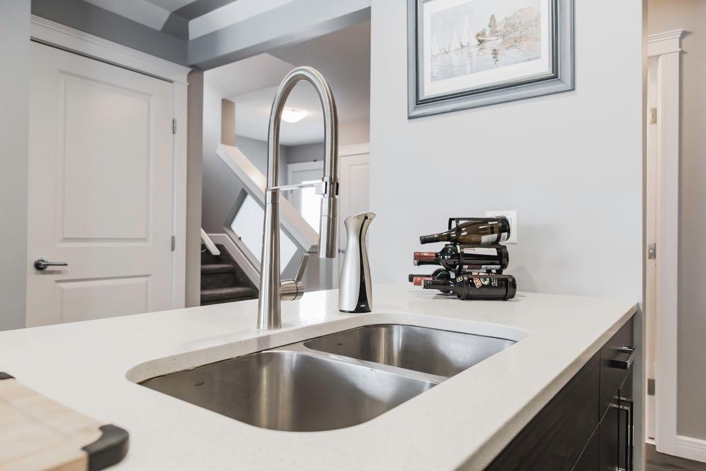 8070 91 Street, Grande Prairie, AB - Indoor Photo Showing Kitchen With Double Sink