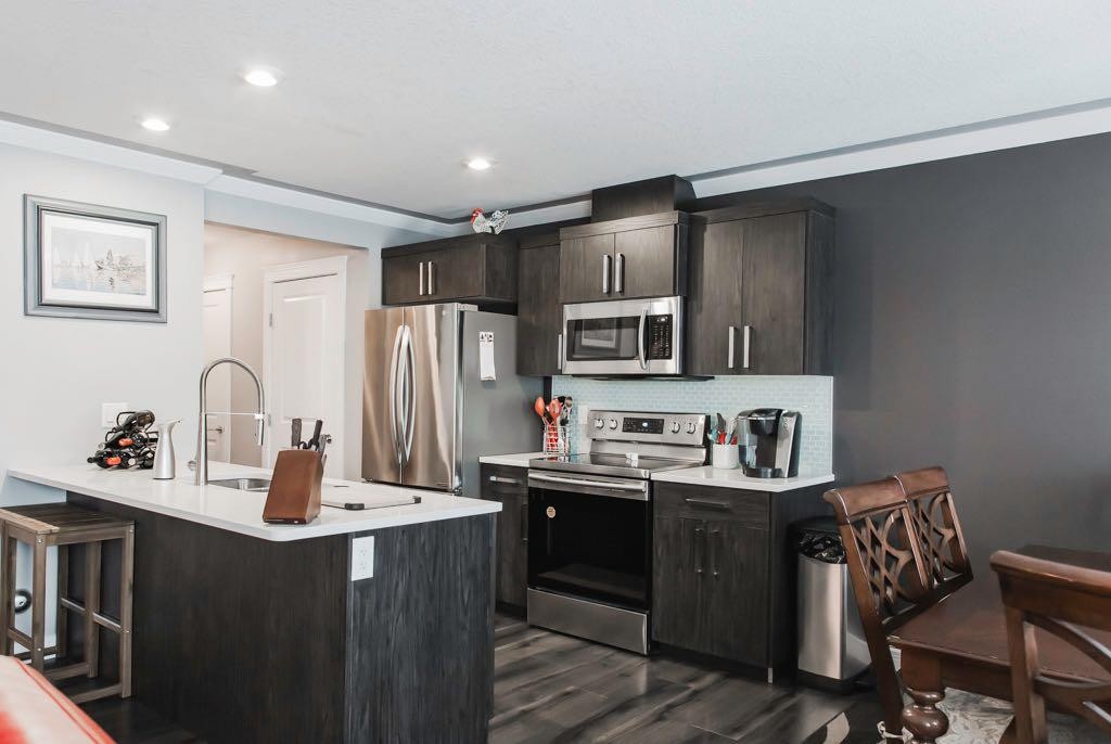 8070 91 Street, Grande Prairie, AB - Indoor Photo Showing Kitchen With Upgraded Kitchen