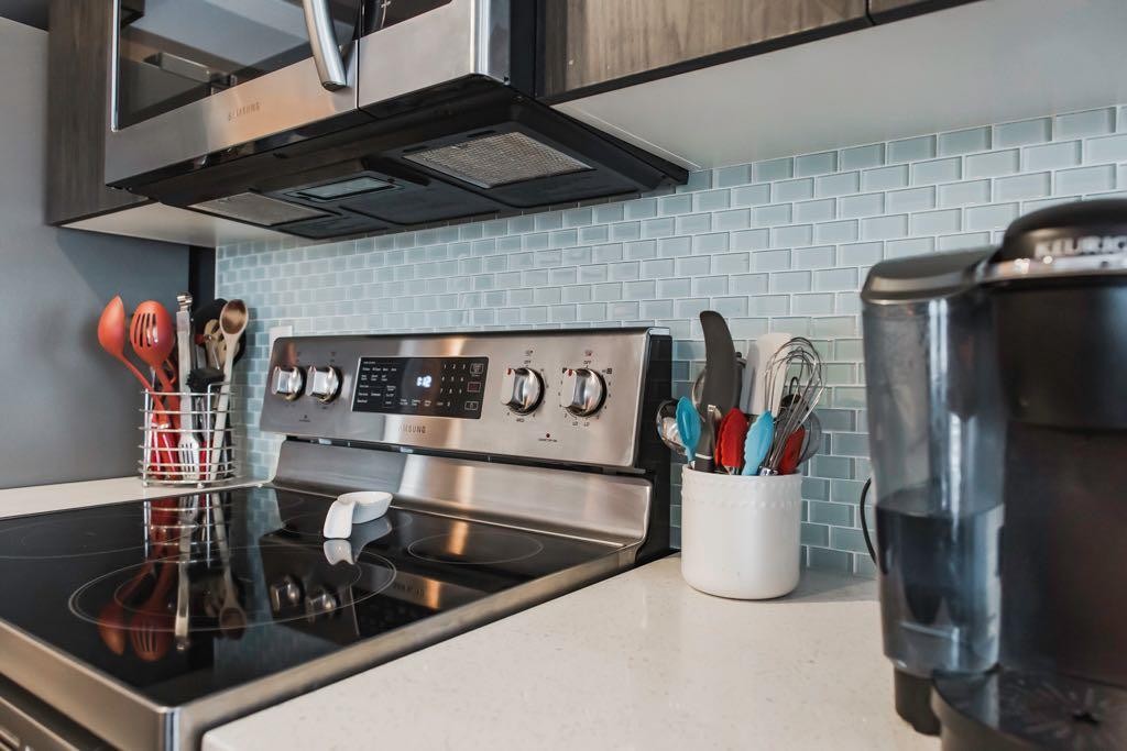 8070 91 Street, Grande Prairie, AB - Indoor Photo Showing Kitchen