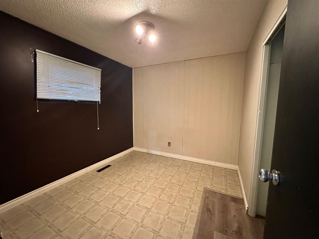 9514 104 Avenue, Grande Prairie, AB - Indoor Photo Showing Other Room
