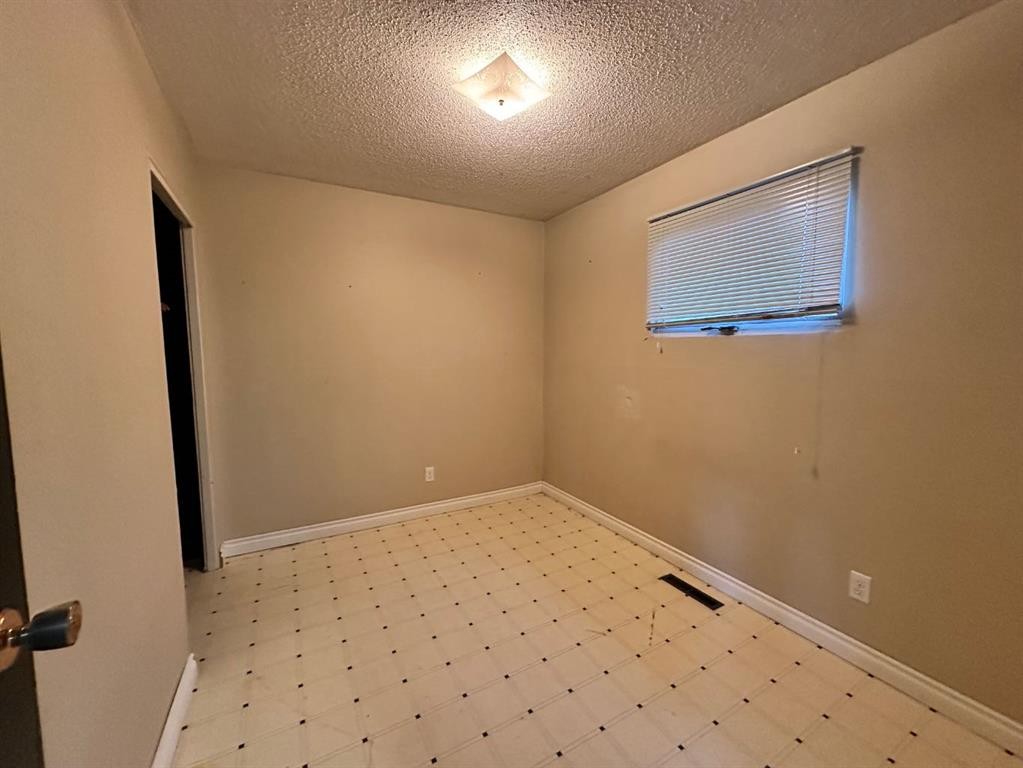 9514 104 Avenue, Grande Prairie, AB - Indoor