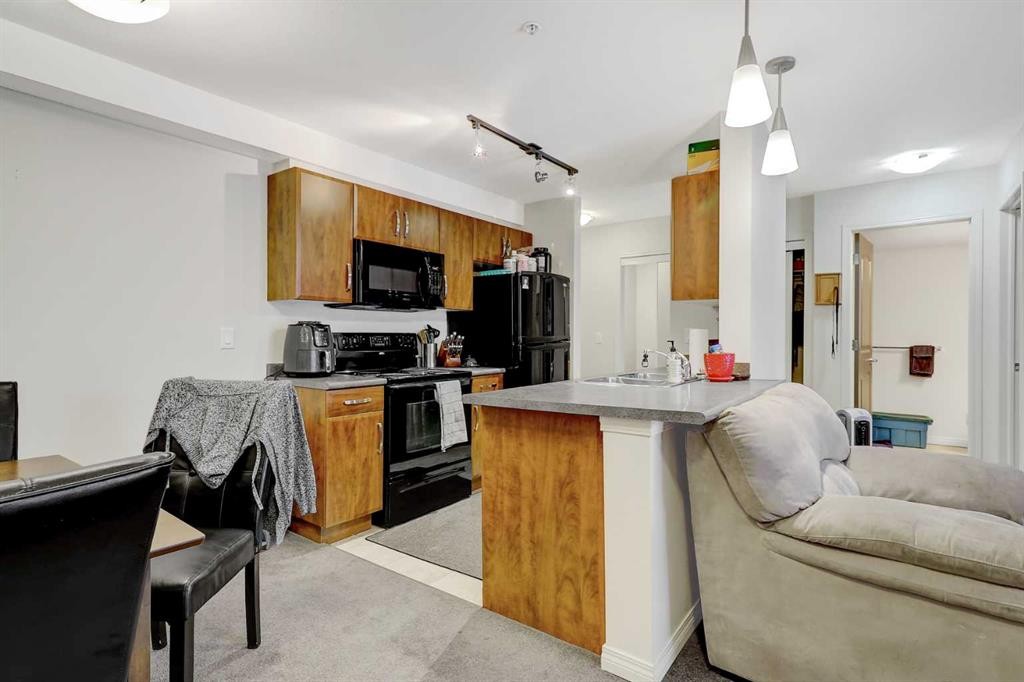 206-9120 96 Avenue, Grande Prairie, AB - Indoor Photo Showing Kitchen