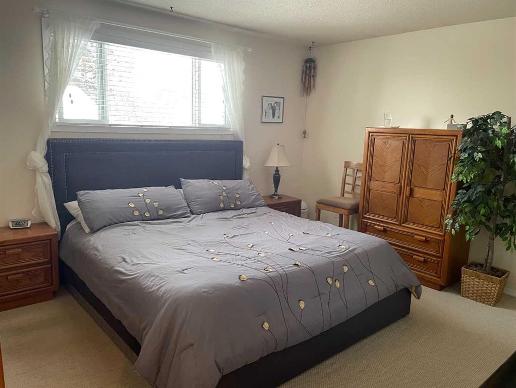 11500 105 Avenue, Fairview, AB - Indoor Photo Showing Bedroom