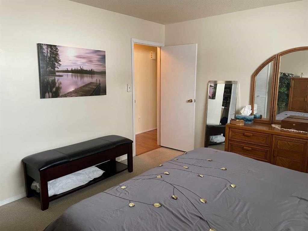 11500 105 Avenue, Fairview, AB - Indoor Photo Showing Bedroom