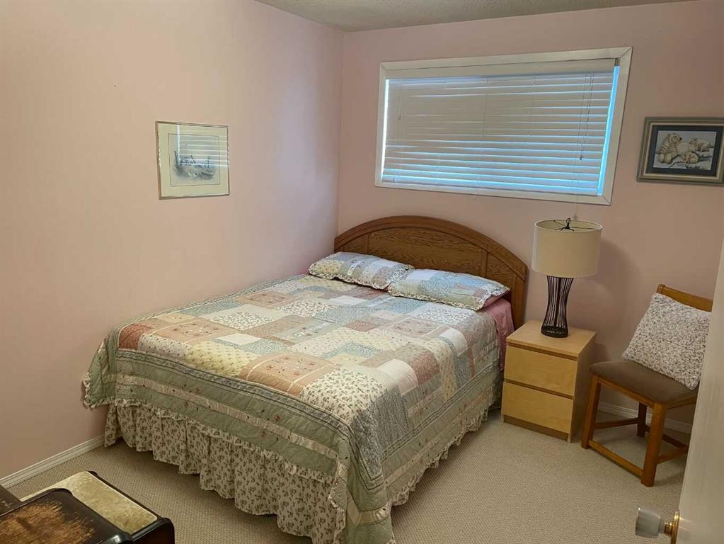 11500 105 Avenue, Fairview, AB - Indoor Photo Showing Bedroom