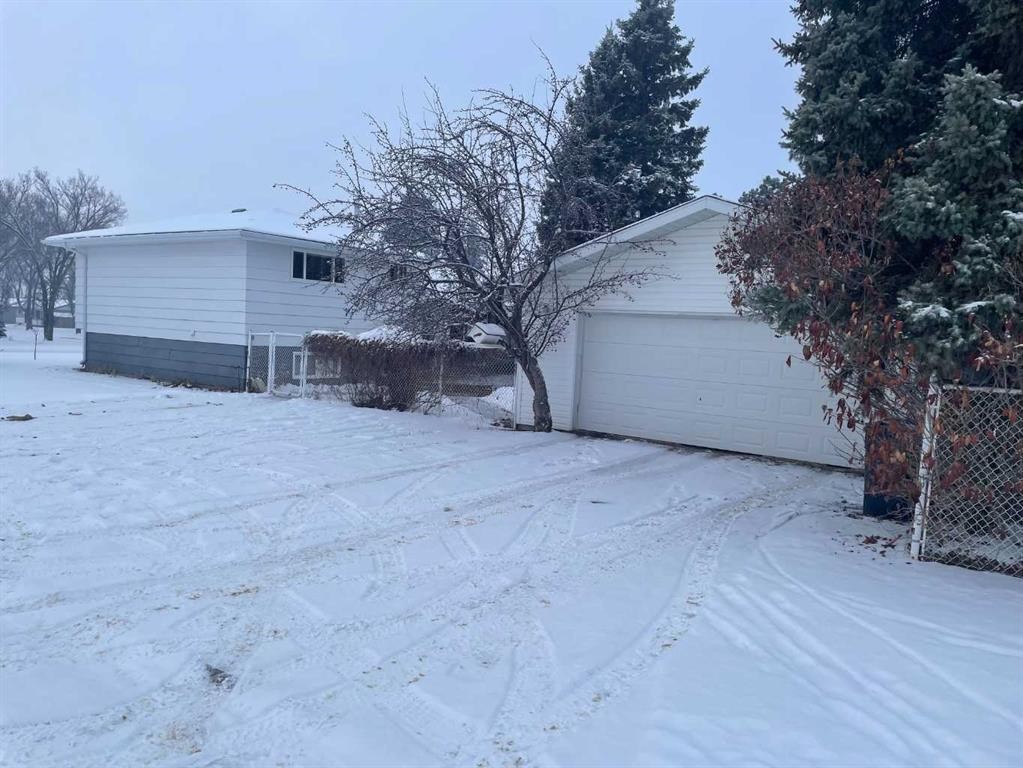 11500 105 Avenue, Fairview, AB - Outdoor