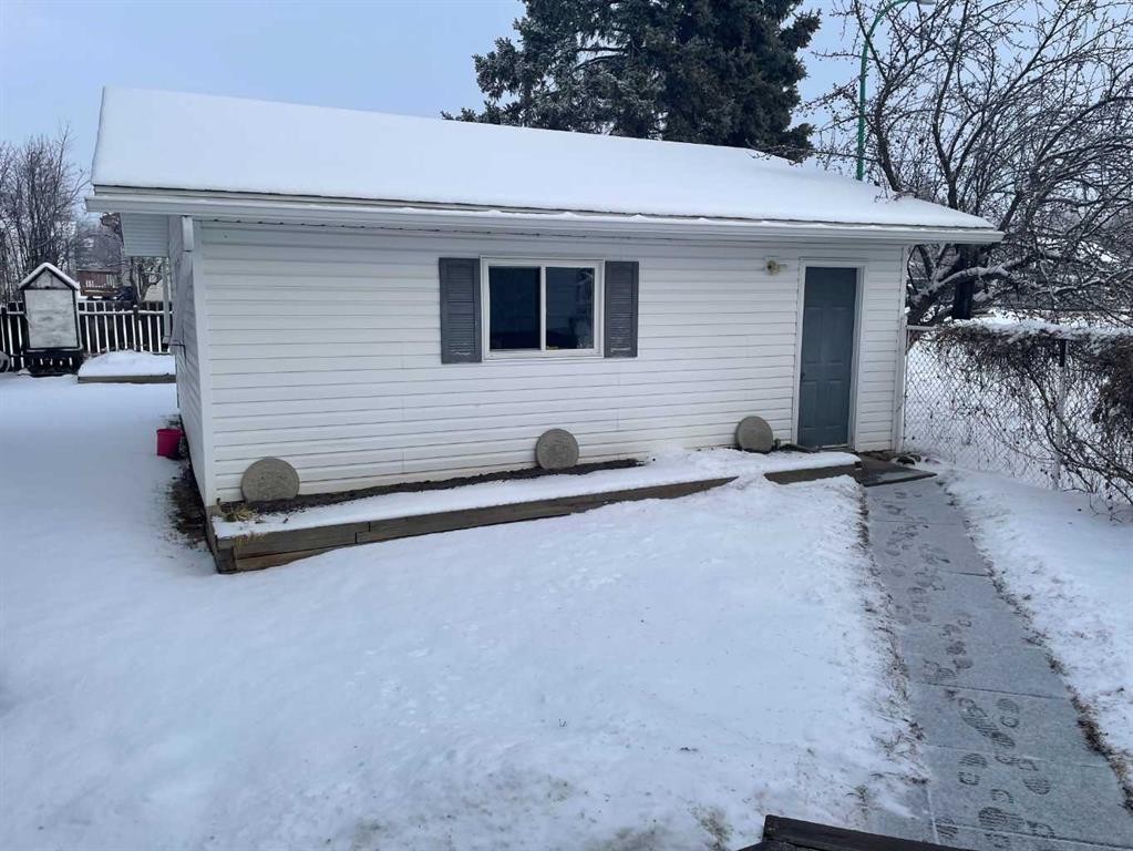 11500 105 Avenue, Fairview, AB - Outdoor