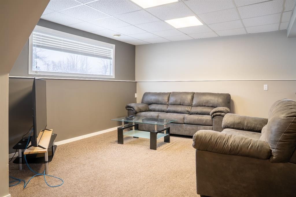 9704 118 Avenue, Grande Prairie, AB - Indoor