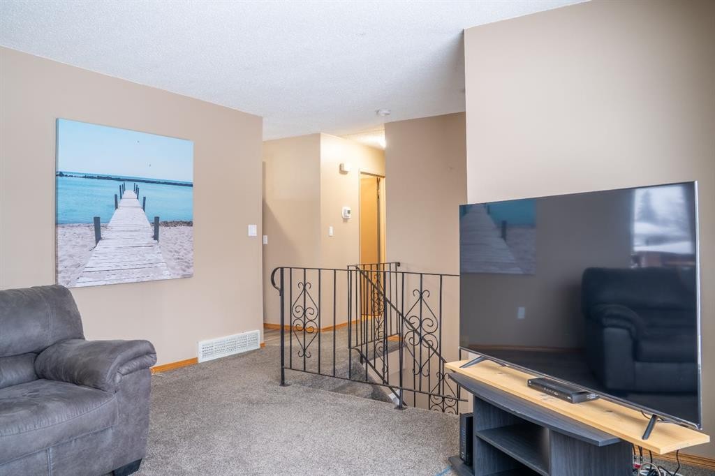 9704 118 Avenue, Grande Prairie, AB - Indoor Photo Showing Other Room