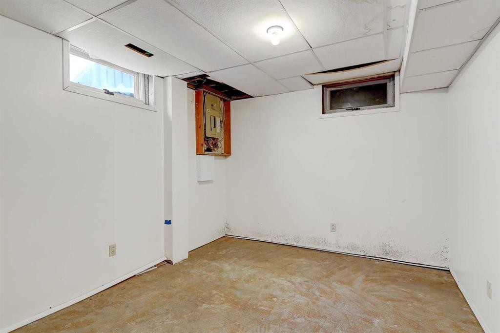 8102 103 Street, Grande Prairie, AB - Indoor Photo Showing Other Room