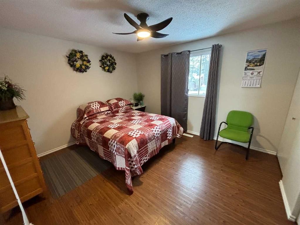 8310 95 Street, Peace River, AB - Indoor Photo Showing Bedroom