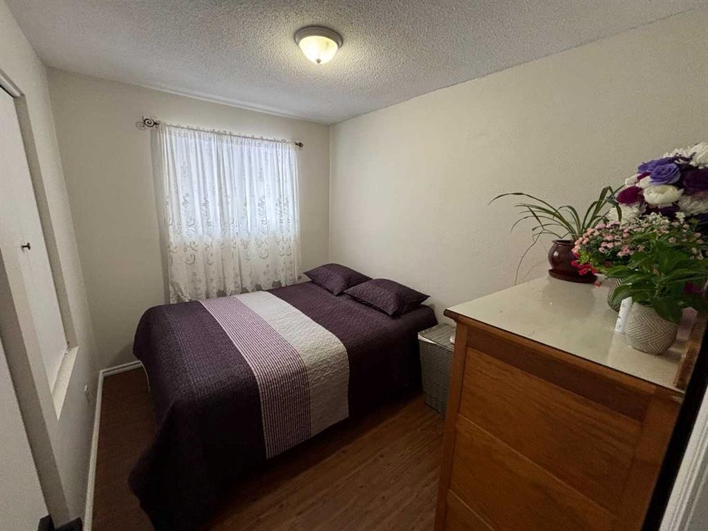 8310 95 Street, Peace River, AB - Indoor Photo Showing Bedroom