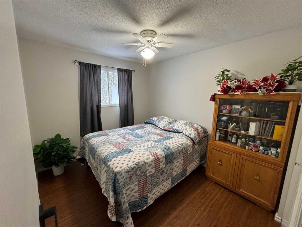 8310 95 Street, Peace River, AB - Indoor Photo Showing Bedroom