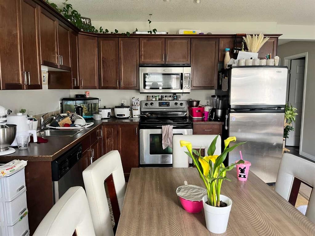 323-10150 121 Avenue, Grande Prairie, AB - Indoor Photo Showing Kitchen