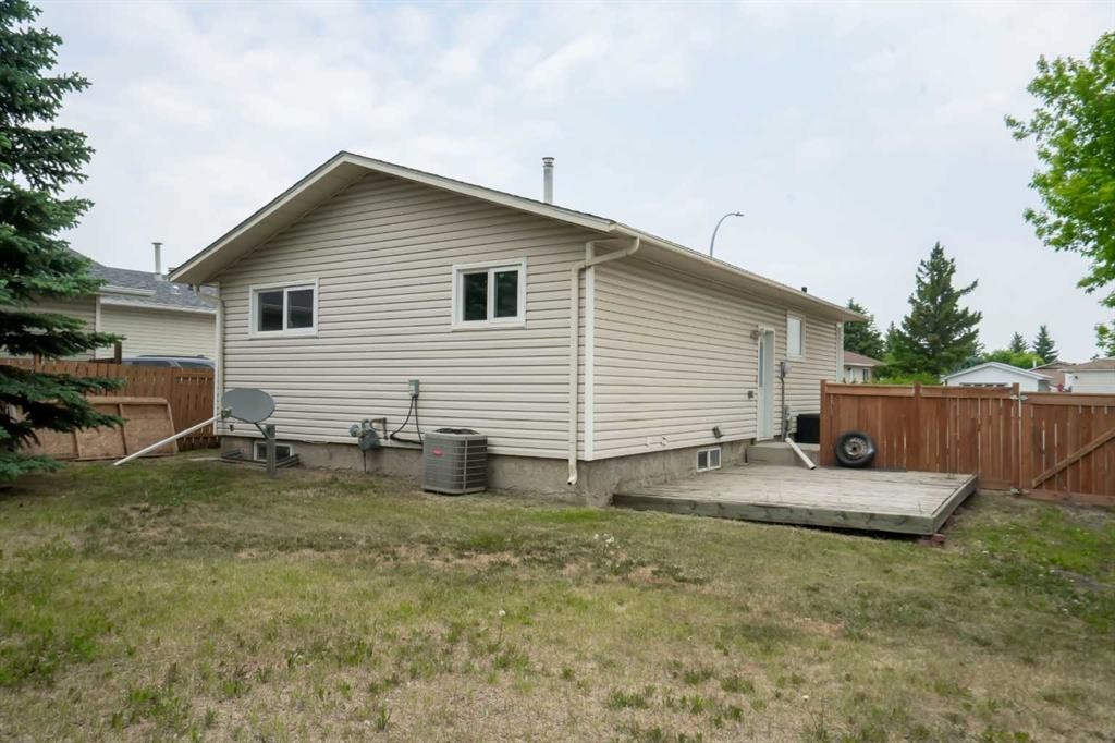 8325 101 Ave, Peace River, AB - Outdoor With Exterior