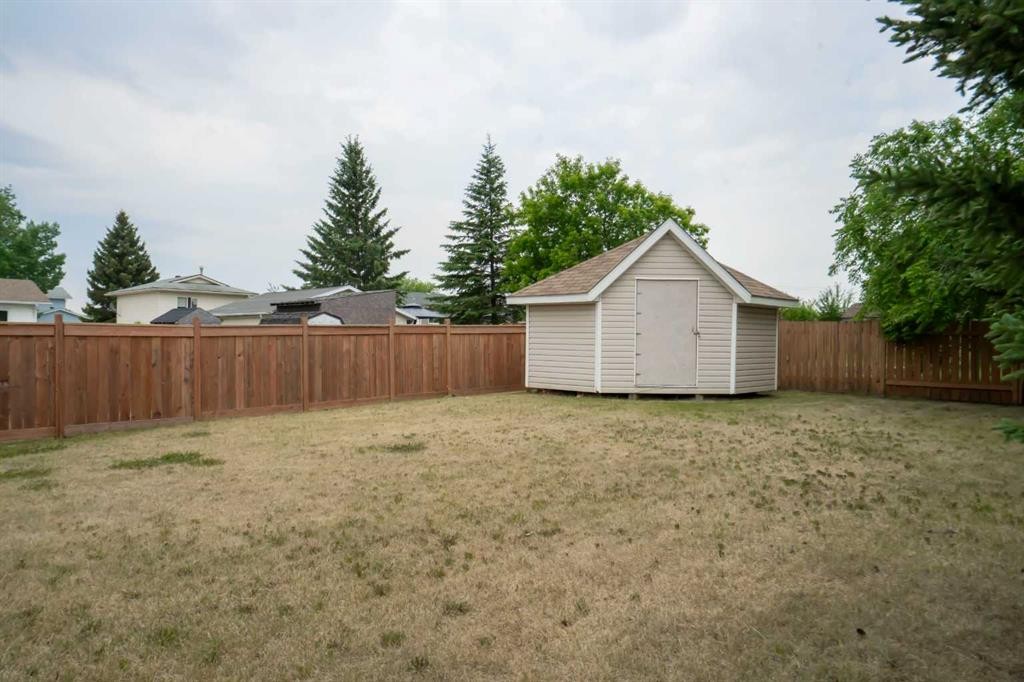 8325 101 Ave, Peace River, AB - Outdoor
