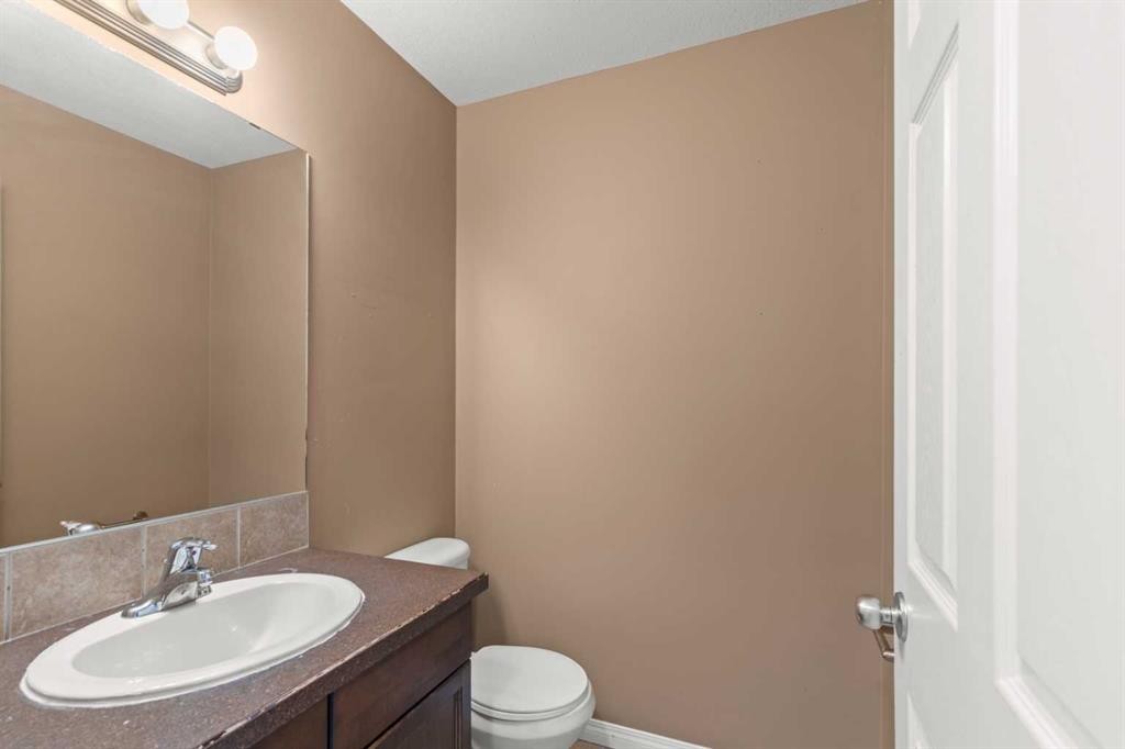 330-10150 121 Avenue, Grande Prairie, AB - Indoor Photo Showing Bathroom