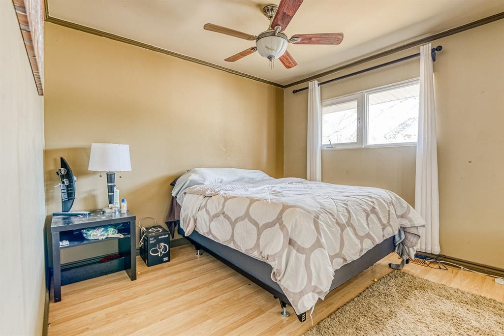9645 Hillcrest Drive, Grande Prairie, AB - Indoor Photo Showing Bedroom
