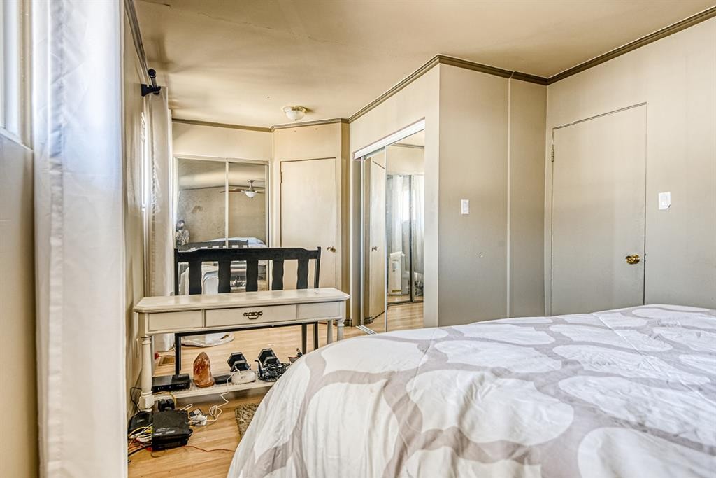 9645 Hillcrest Drive, Grande Prairie, AB - Indoor Photo Showing Bedroom