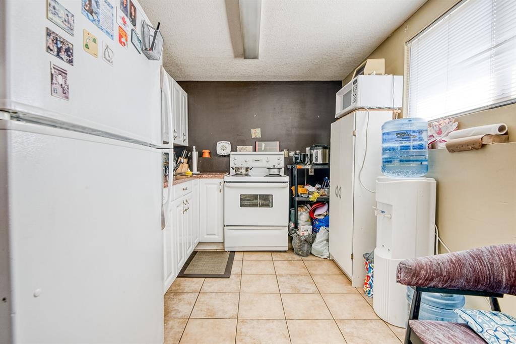 9645 Hillcrest Drive, Grande Prairie, AB - Indoor