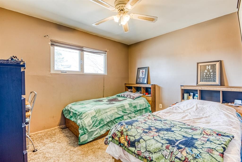 9645 Hillcrest Drive, Grande Prairie, AB - Indoor Photo Showing Bedroom