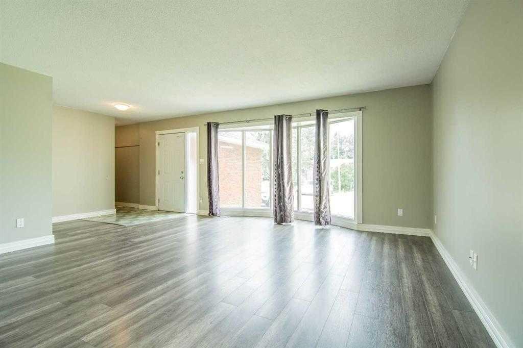 9823 80 Avenue, Grande Prairie, AB