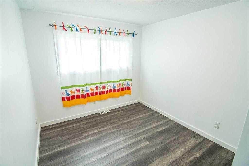 9823 80 Avenue, Grande Prairie, AB