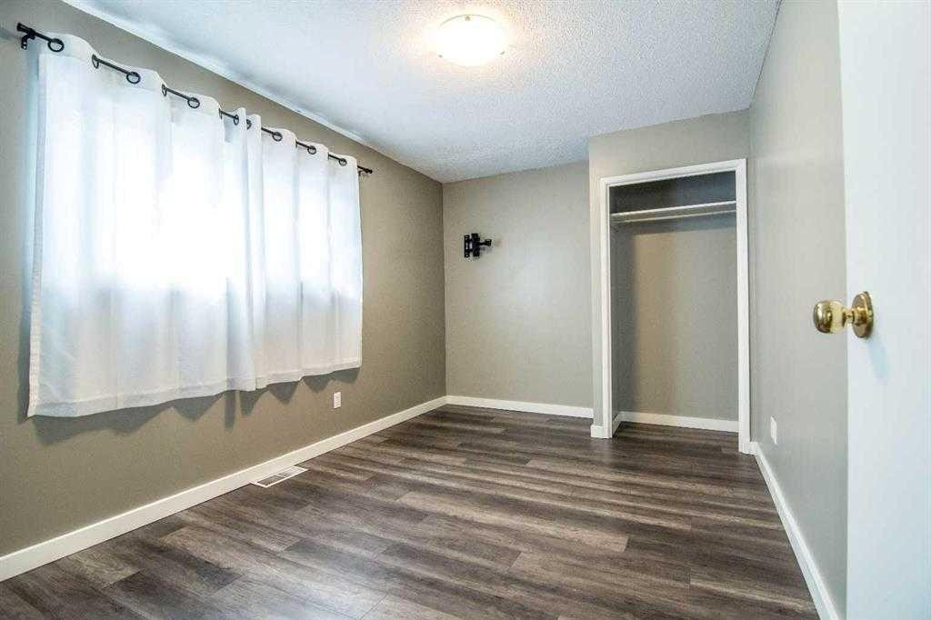 9823 80 Avenue, Grande Prairie, AB