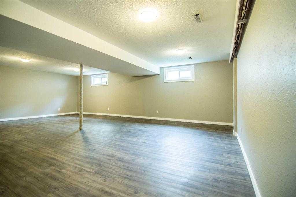 9823 80 Avenue, Grande Prairie, AB