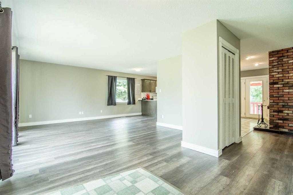 9823 80 Avenue, Grande Prairie, AB