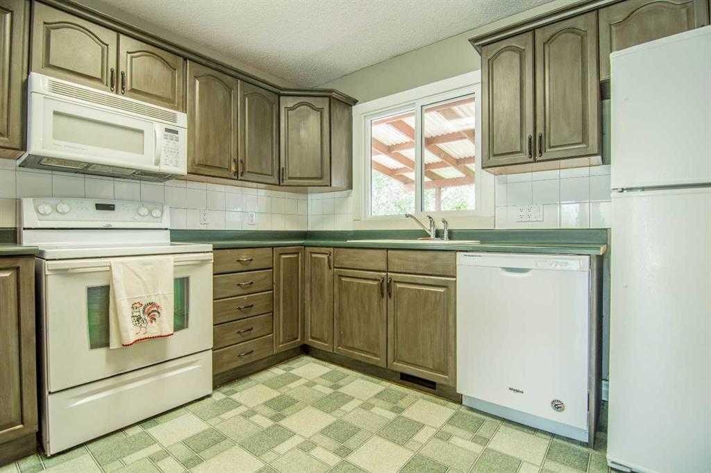 9823 80 Avenue, Grande Prairie, AB